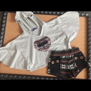 🍁☘️ADORABLE 2 Pc Outfit Crop Hoodie w/Shorts🍁☘️